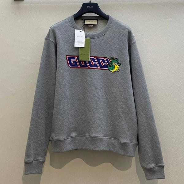 追跡付グッチ 偽物 ヒグチユウコ アニマルプリントスウェットシャツ guu83795
